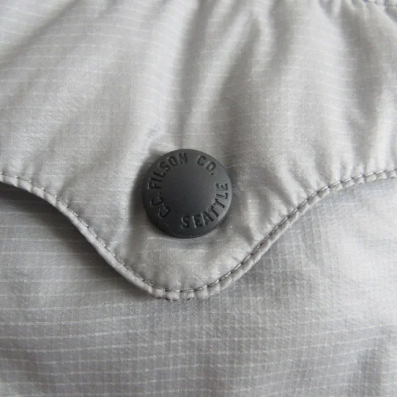 Filson Mens Light Grey Vest Size Large Nylon Primaloft Pockets Waist Drawcord - Picture 8 of 10